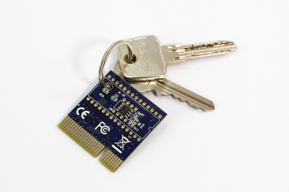 Breloc placa retea calculator