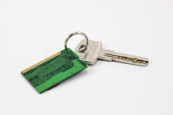 Breloc memorie RAM calculator