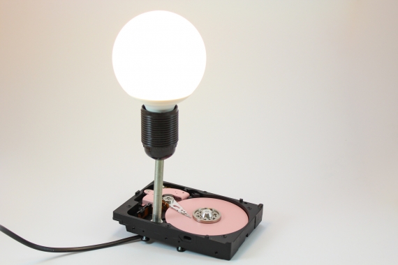 Lampa Hard-Disk Roz