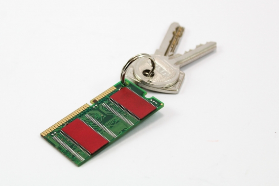 Breloc memorie RAM calculator