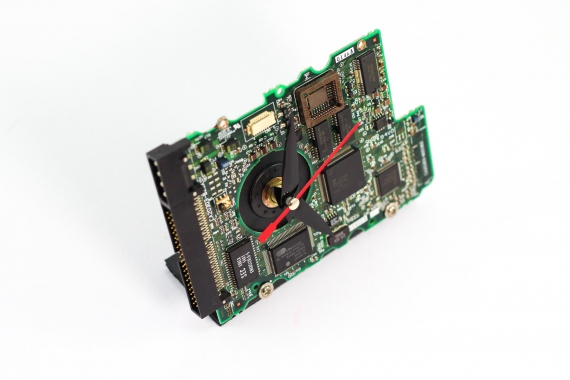 Ceas de birou Hard-Disk
