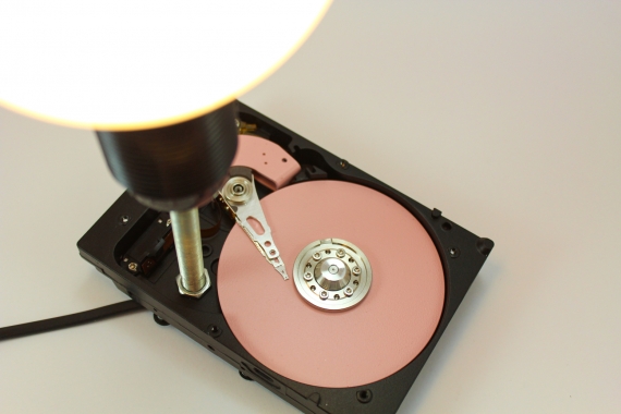 Lampa Hard-Disk Roz